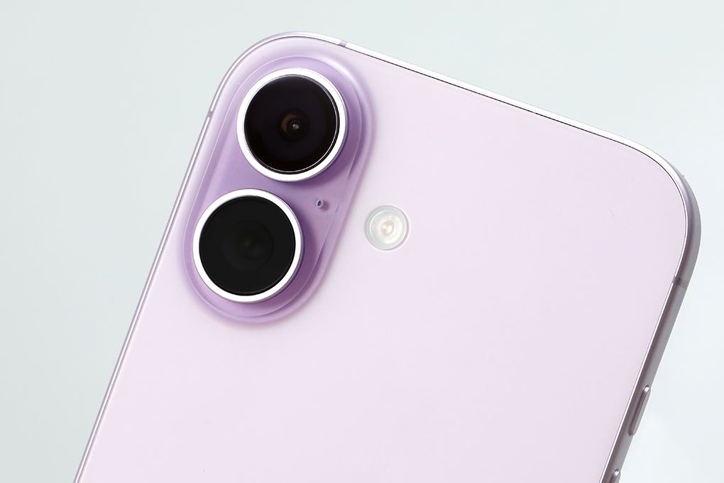 iPhone 17 thường với camera Dual Fusion 48MP ghi lại khoảnh khắc sắc nét, chi tiết tự nhiên và phóng to rõ nét hơn iPhone 17 thường với camera Dual Fusion 48MP ghi lại khoảnh khắc sắc nét, chi tiết tự nhiên và phóng to rõ nét hơn