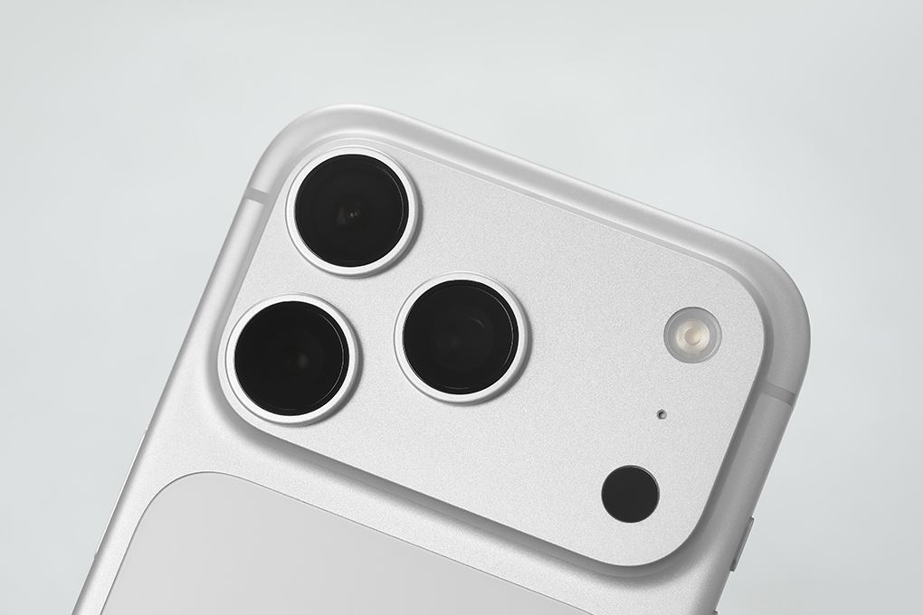 iPhone 17 Pro với bộ 3 camera 48MP Pro Fusion chụp sắc nét, zoom quang 8x linh hoạt, ghi lại chi tiết rõ trong mọi khung hình iPhone 17 Pro với bộ 3 camera 48MP Pro Fusion chụp sắc nét, zoom quang 8x linh hoạt, ghi lại chi tiết rõ trong mọi khung hình