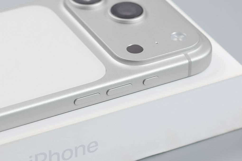iPhone 17 Pro với khung nhôm rèn nhiệt bền bỉ, thiết kế nguyên khối sang trọng cùng ba màu Bạc, Cam vũ trụ và Xanh đậm iPhone 17 Pro với khung nhôm rèn nhiệt bền bỉ, thiết kế nguyên khối sang trọng cùng ba màu Bạc, Cam vũ trụ và Xanh đậm