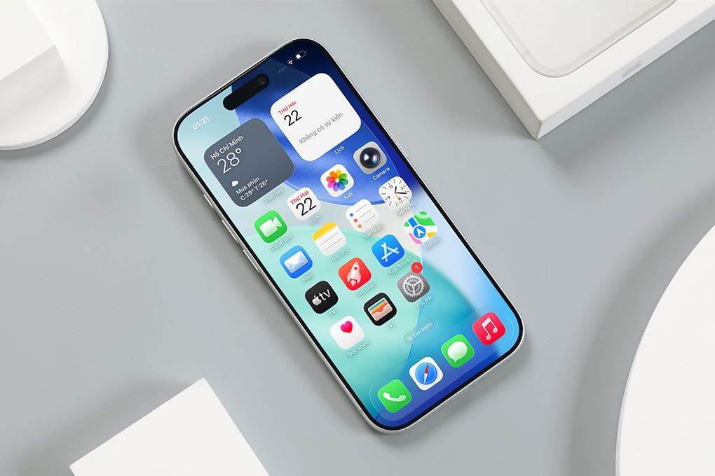 iPhone 17 Pro với màn hình Super Retina XDR 6.3 inch 3000 nits hiển thị rõ ngoài nắng, cuộn lướt mượt mà nhờ 120Hz iPhone 17 Pro với màn hình Super Retina XDR 6.3 inch 3000 nits hiển thị rõ ngoài nắng, cuộn lướt mượt mà nhờ 120Hz