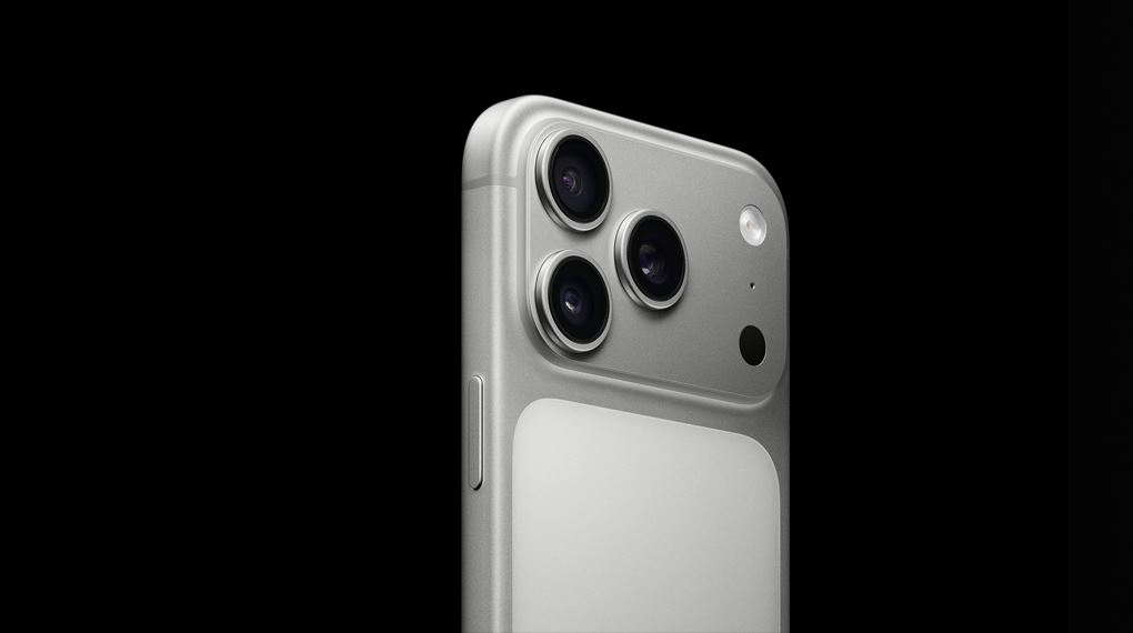iPhone 17 Pro với màu Bạc (Silver) trung tính, phổ biến, giúp vẻ ngoài sáng, dễ nhìn và dễ phối hợp với hầu hết người dùng iPhone 17 Pro với màu Bạc (Silver) trung tính, phổ biến, giúp vẻ ngoài sáng, dễ nhìn và dễ phối hợp với hầu hết người dùng