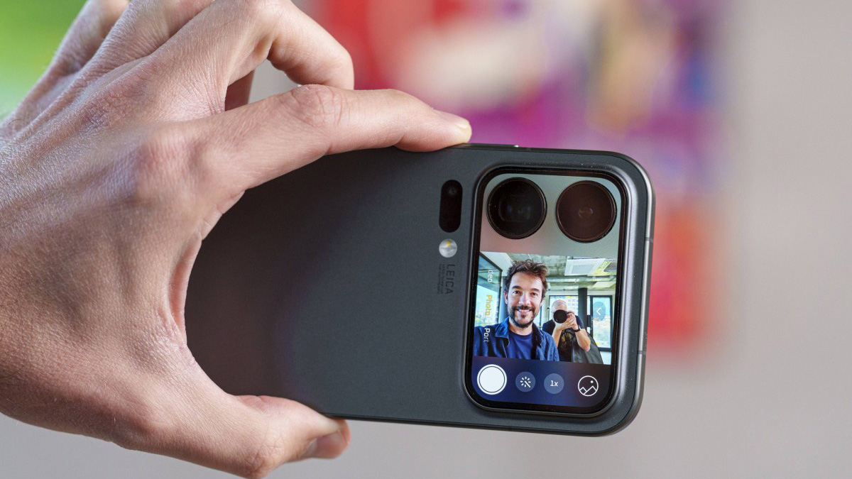 Dòng Xiaomi 18 Pro sẽ tiếp tục có màn hình phụ ở mặt sau Dòng Xiaomi 18 Pro sẽ tiếp tục có màn hình phụ ở mặt sau